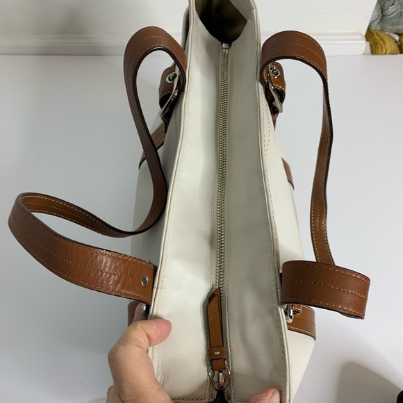 Coach Hampton Executive Extra Large Tote Bag - Picture 9 of 12